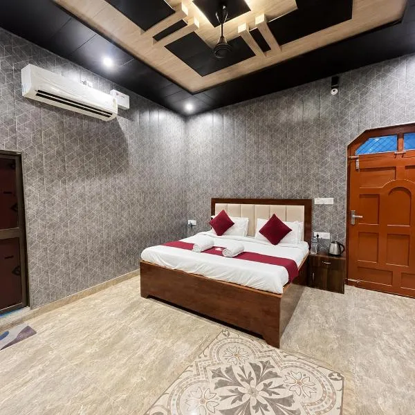 Hotel Shreeji Palace - Ayodhya，位于Ayodhya的酒店