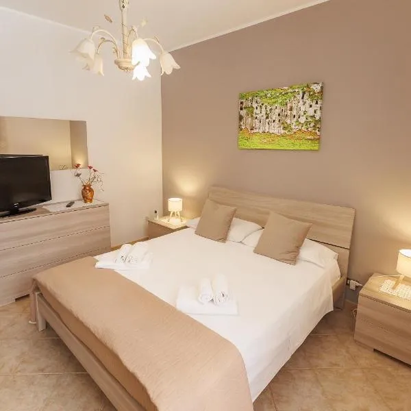 Casa Lina - relax vicino Siracusa e Pantalica，位于Sortino的酒店