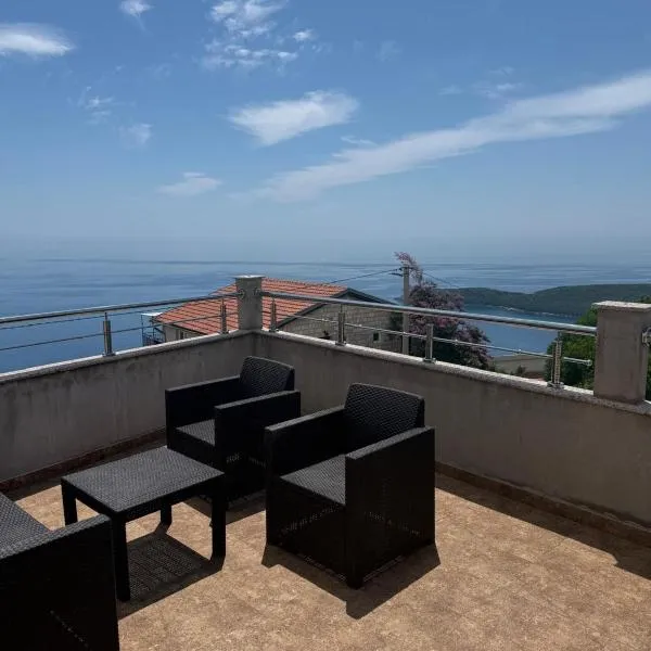 Villa Panoramic Sea View，位于Seoca的酒店