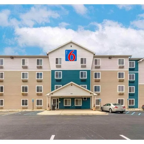 Motel 6 Suites Birmingham Pelham, AL，位于佩勒姆的酒店