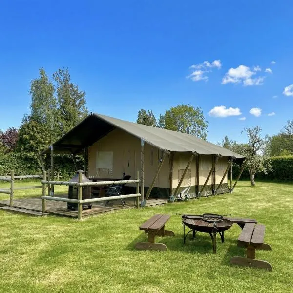 The Firs Glamping，位于Welland的酒店