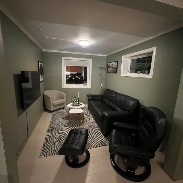 Basement apartment on Ulstein，位于Ulstein的酒店