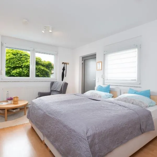Modernes Apartment mit Küche, Parkplatz, WLAN - Nähe Schwäbisch Gmünd，位于Waldstetten的酒店
