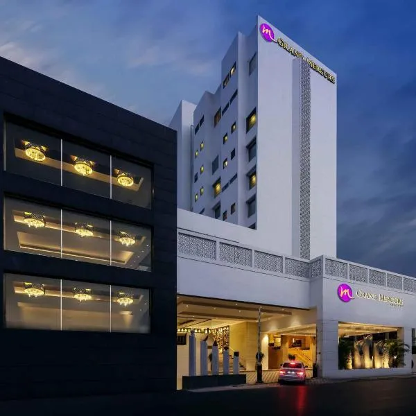 Grand Mercure Vadodara Surya Palace，位于巴罗达的酒店