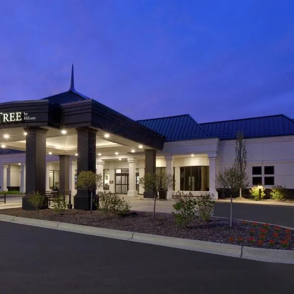DoubleTree by Hilton Hotel Detroit Novi，位于诺维的酒店