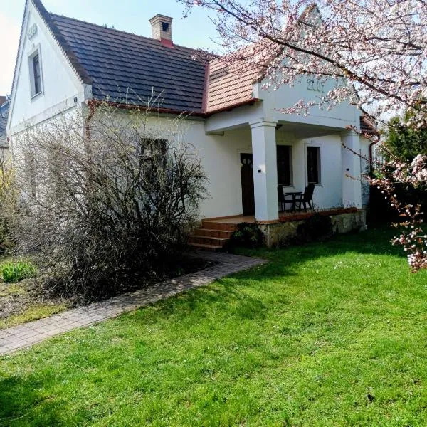Park Vendégház，位于Herend的酒店