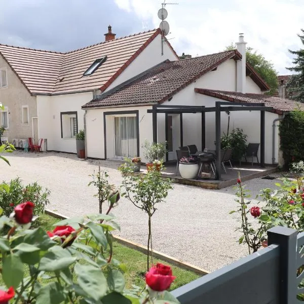 Gite calme avec grand parking privé, proche Dijon，位于Longeault的酒店
