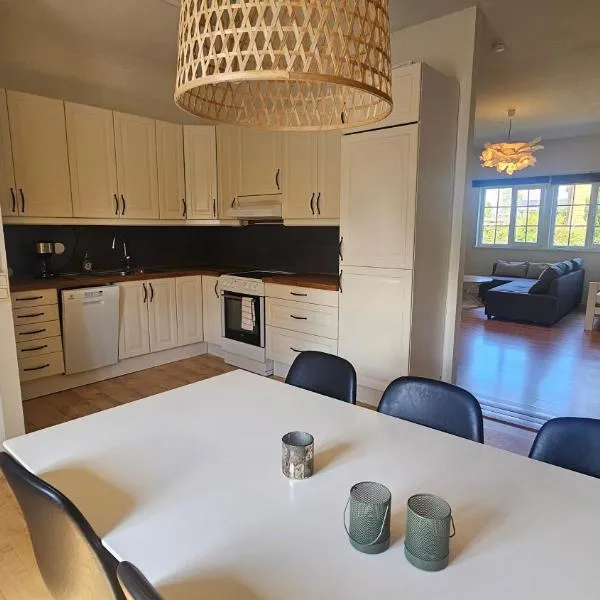 Newly renovated apartment 2026 near beaches，位于瑟尔沃斯堡的酒店