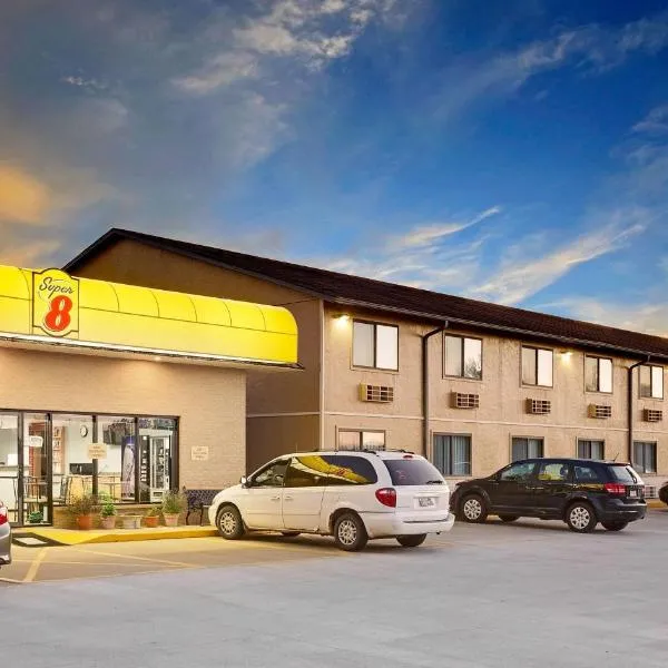 麦科姆速8汽车旅馆，位于马科姆的酒店