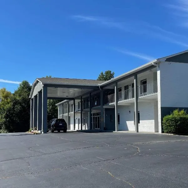 Econo Lodge Forest City，位于福里斯特城的酒店