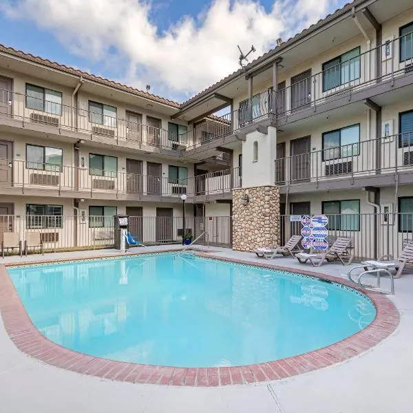 Hillstone Inn Tulare, an Ascend Collection Hotel，位于图莱里的酒店