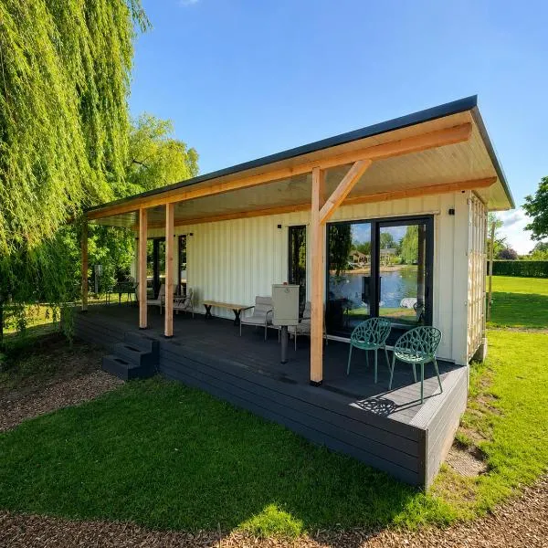 Luxury Lake Cabin，位于Alphen的酒店