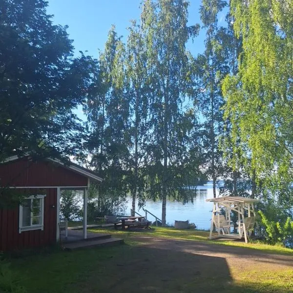 Saunamökki järven rannalla，位于Säkäniemi的酒店