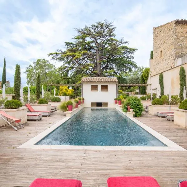 Boutique Hôtel La Villa Montesquieu & sa piscine，位于Laudun的酒店