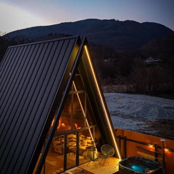 Wolfmoon Riverside，位于Lupşa的酒店