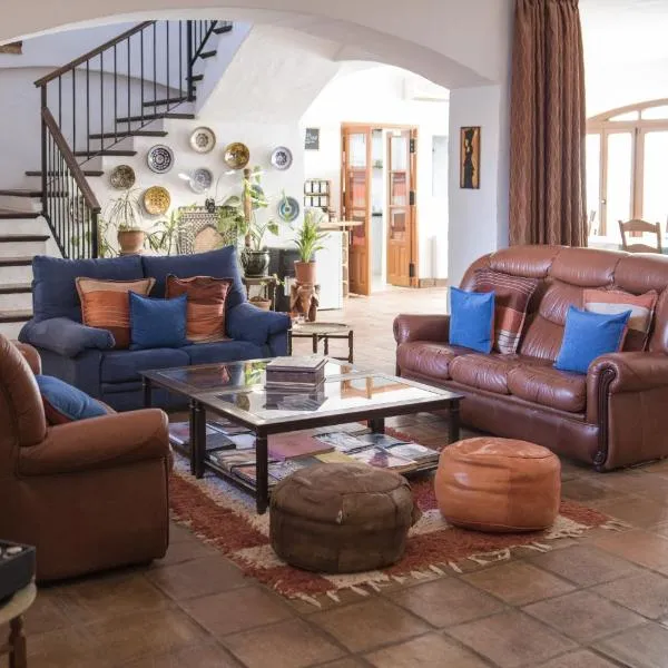 Hotel Los Castaños，位于Cartajima的酒店