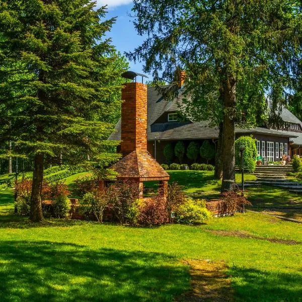 Natura Park Pensjonat nad zalewem，位于波乌琴-兹德鲁伊的酒店
