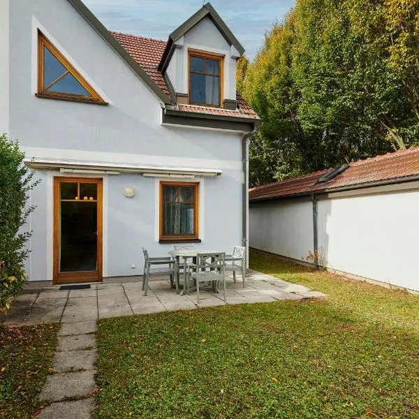 DAS BURGENNEST Chalet Sechs - Dein 5-Betten-Refugium mit privatem Bademantelgang zur Therme，位于路茨曼贝格的酒店