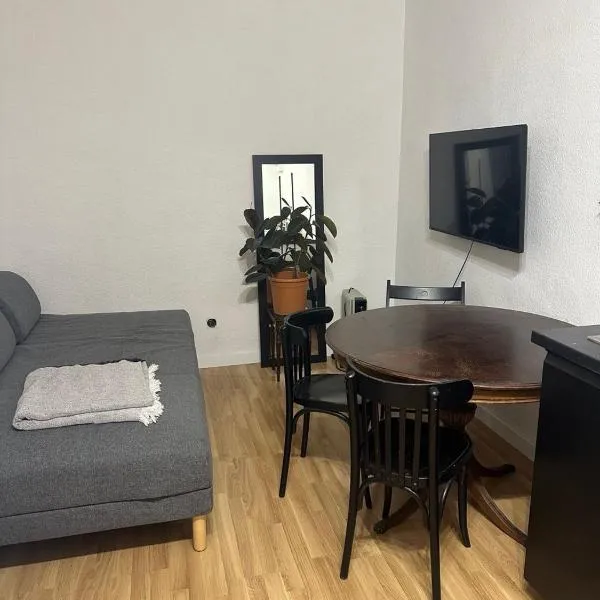 Apartments near the airport，位于科尔内拉德罗布雷加特的酒店