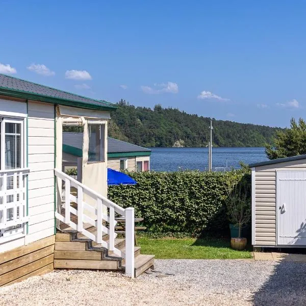Le Chalet 67, vue Lac Guerlédan & Accès Direct à l'Eau，位于Caurel的酒店