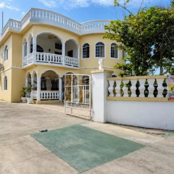 Dela de-Rose Guest House Negril Jamaica，位于尼格瑞尔的酒店