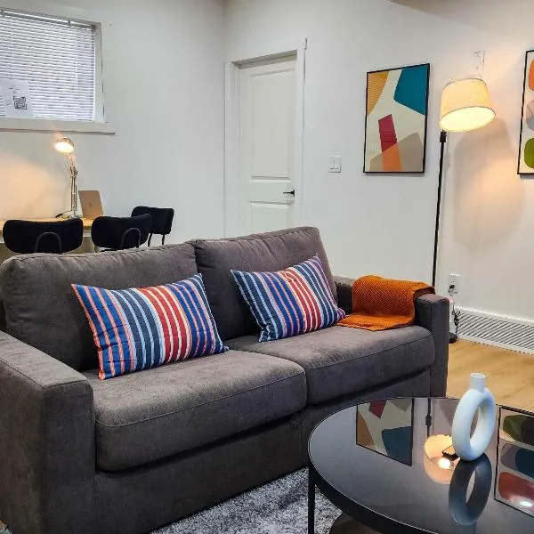 TNC Stays Luxurious Modern Suite Seton Calgary South,位于卡尔加里的酒店