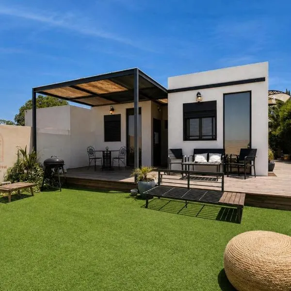Sea & Desert Retreat，位于阿拉德的酒店