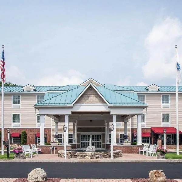 Comfort Inn & Suites Sturbridge-Brimfield,位于斯特布里奇的酒店