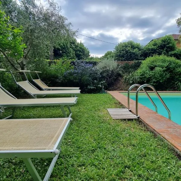 Girasole Apartment Piscina & Terrazza Toscana near Lucca，位于卡潘诺里的酒店