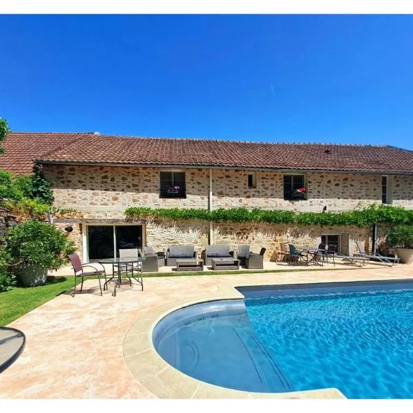 Clos De La Gourmandière, Maison d'hôtes & Restaurant，位于Saint-Lothain的酒店
