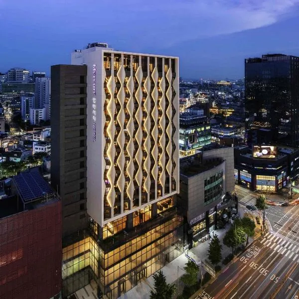Mercure Ambassador Seoul Hongdae，位于首尔的酒店
