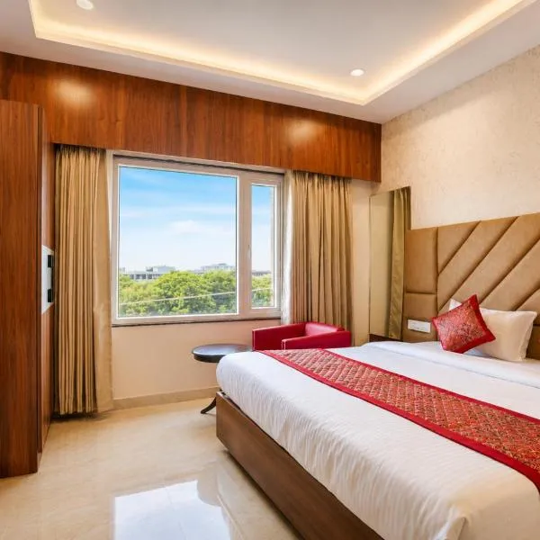 hotel pride & restaurant，位于Dabok的酒店