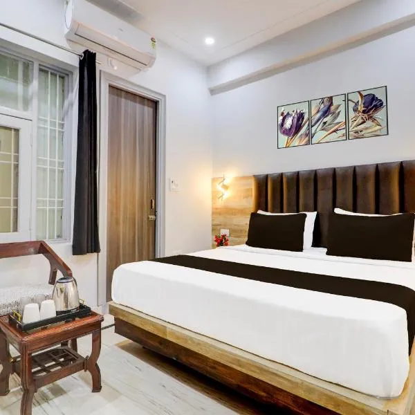 Super Hotel O Gold Inn，位于罗塔克的酒店