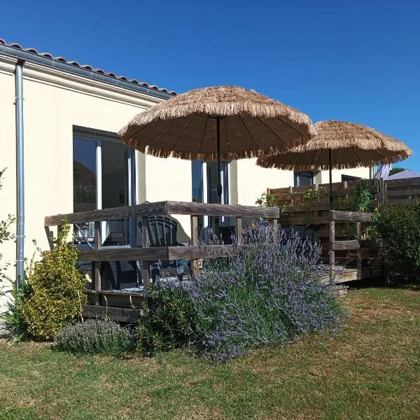 Gîte 3 étoiles jardin clos parking proche Saint Emilion，位于Saint-Ciers-dʼAbzac的酒店