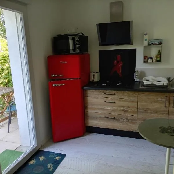 l'Eden naturiste écureuil，位于沙朗的酒店