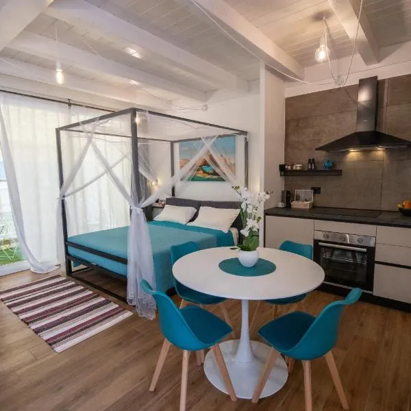Centro Storico Rooms & Suites，位于曼弗雷多尼亚的酒店