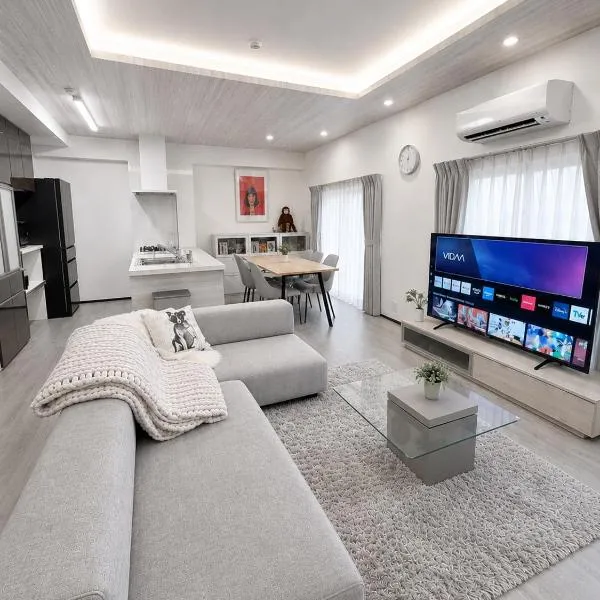 Room 701 Large 3LDK 98sqm Near Namba Big Balcony Ideal for Groups and Long Stay，位于大阪的酒店