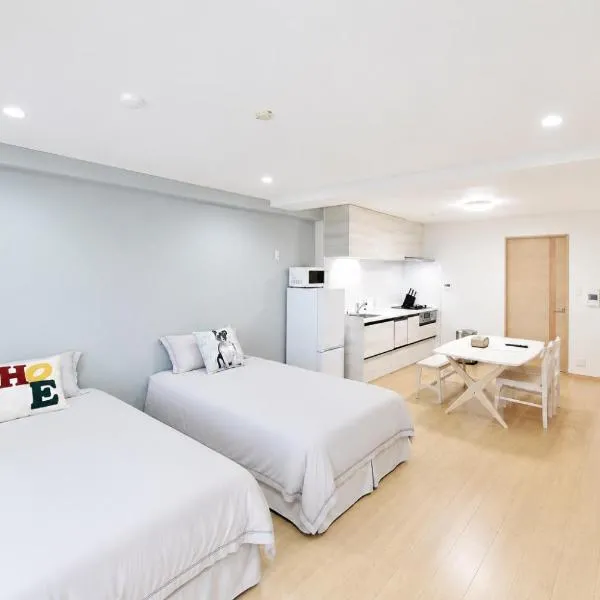 Room 501 Japanese Tatami 3LDK 75sqm Near Namba Family Friendly Stay，位于大阪的酒店
