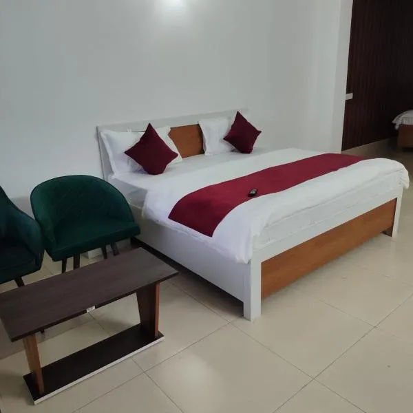 Vybent hotel kainchi dham,位于博瓦利的酒店