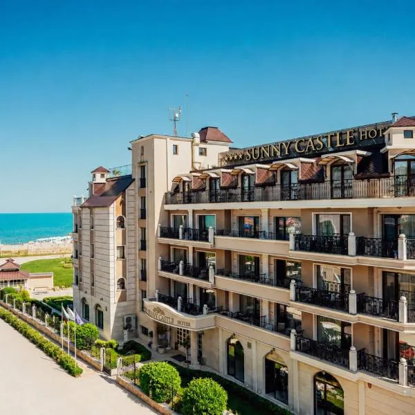 Sunny Castle Hotel - All Inclusive, Beach and Free parking，位于克兰内沃的酒店