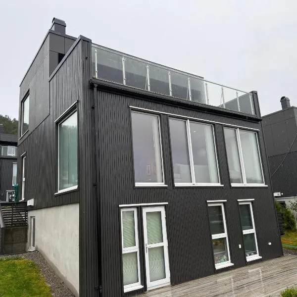 Luksuriøs enebolig, nær Ålesund，位于Ytterland的酒店