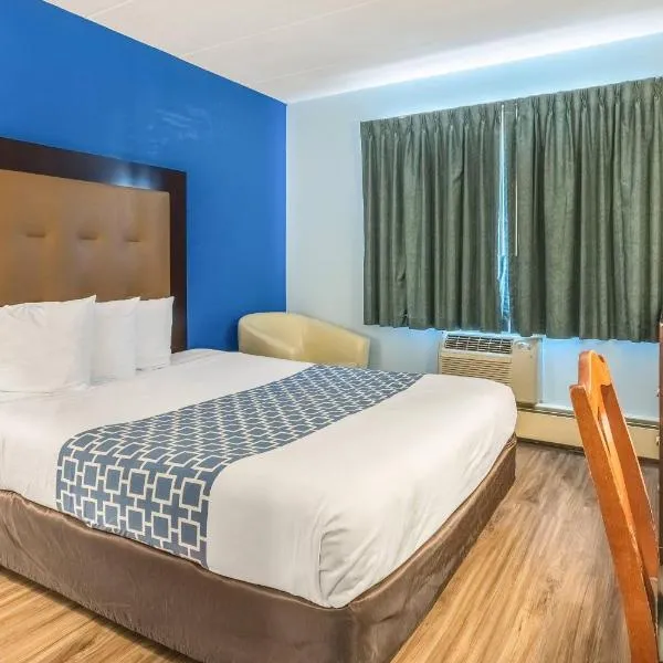 Econo Lodge Inn & Suites Windsor Locks Bradley Airport,位于温莎洛克斯的酒店