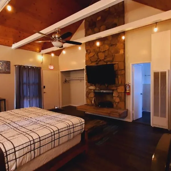 Sherwood Arms Motel,位于Running Springs的酒店
