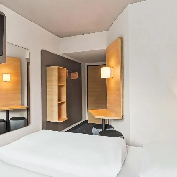 B&B Hotel Lübeck Berliner-Platz，位于吕贝克的酒店