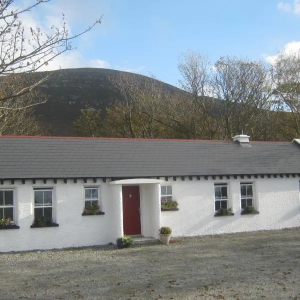 Mia's Self Catering Holiday Cottage Donegal，位于Fanad的酒店