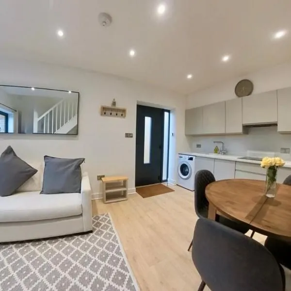 The Studio House Warminster, 4 miles from Longleat，位于沃明斯特的酒店