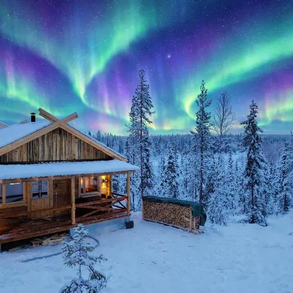 Lapland Riverside Cabin, Äkäsjoki Hideaway - Riverview, Traditional Sauna, Avanto, WiFi, Ski, Ylläs，位于Äkäsjoensuu的酒店