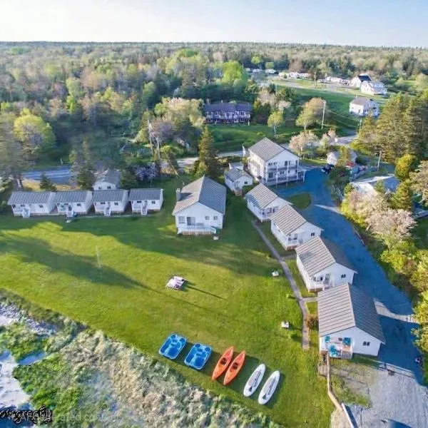 Hunts Point 2-BR Coastal Retreat - Cottage # 3,位于Summerville Centre的酒店