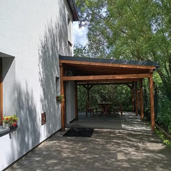 Pokoje przy rzece，位于苏普拉希尔的酒店