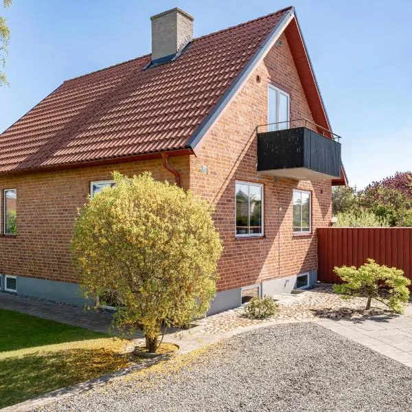 Kärraton Stugor Centrala Åhus，位于奥胡斯的酒店
